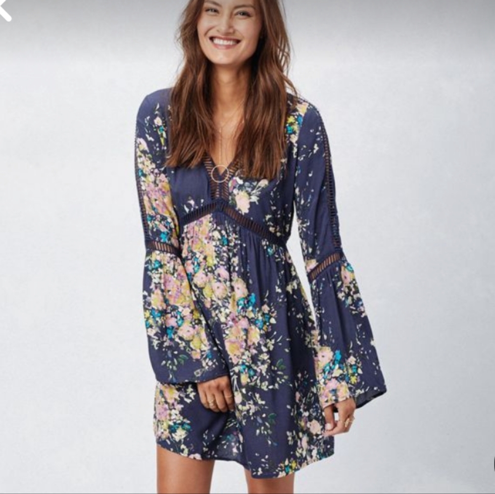Love stitch medium navy floral dress nwt
